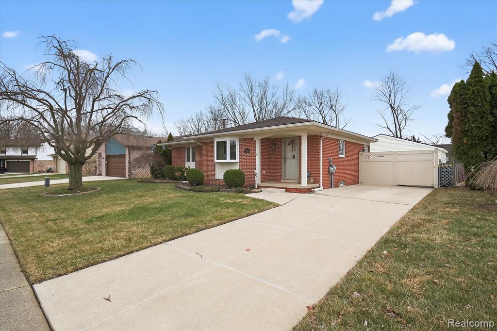 19523 Plumwoode Court, Brownstown, MI 48183 — Photo 3