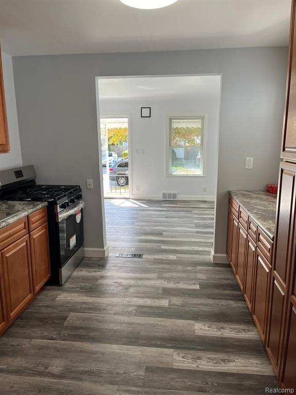 7535 STANDARD, Center Line, MI 48015 — Photo 3