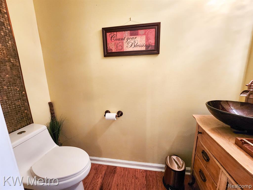 47037 REENE Drive, Belleville, MI 48111 — Photo 27