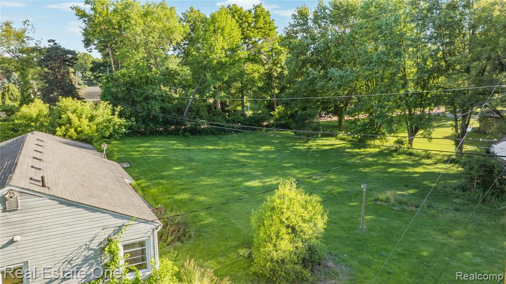 9585 N Eston Road, Clarkston, MI 48348 — Photo 51