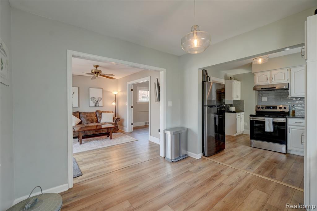 59 Wellesley Drive, Pleasant Ridge, MI — Photo 12
