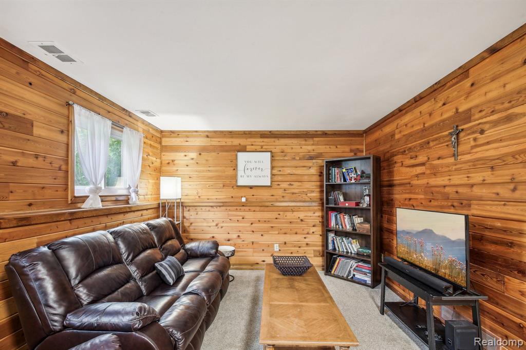 895 N CONKLIN Road, Lake Orion, MI 48362 — Photo 18