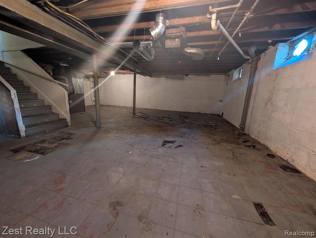 231 W BRENTWOOD Street, Highland Park, MI 48203 — Photo 17
