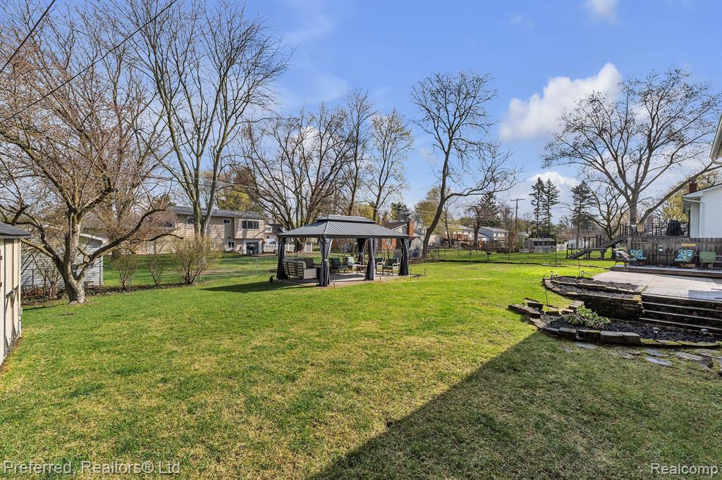 8680 WAR BONNET Drive, Commerce Twp, MI 48382 — Photo 41