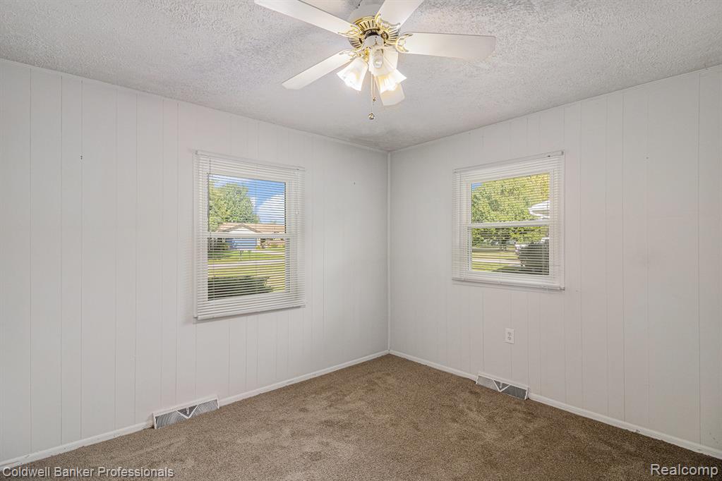 2761 Gorlad Street, Orion, MI — Photo 17