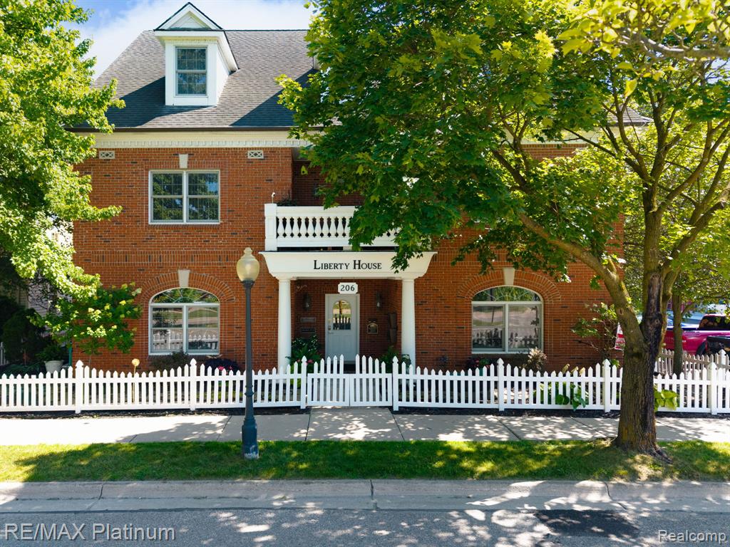 206 E Liberty Street, Milford, MI 48381 — Photo 2