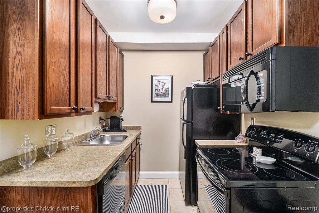 15 E KIRBY Street, 422, Detroit, MI 48202 — Photo 7
