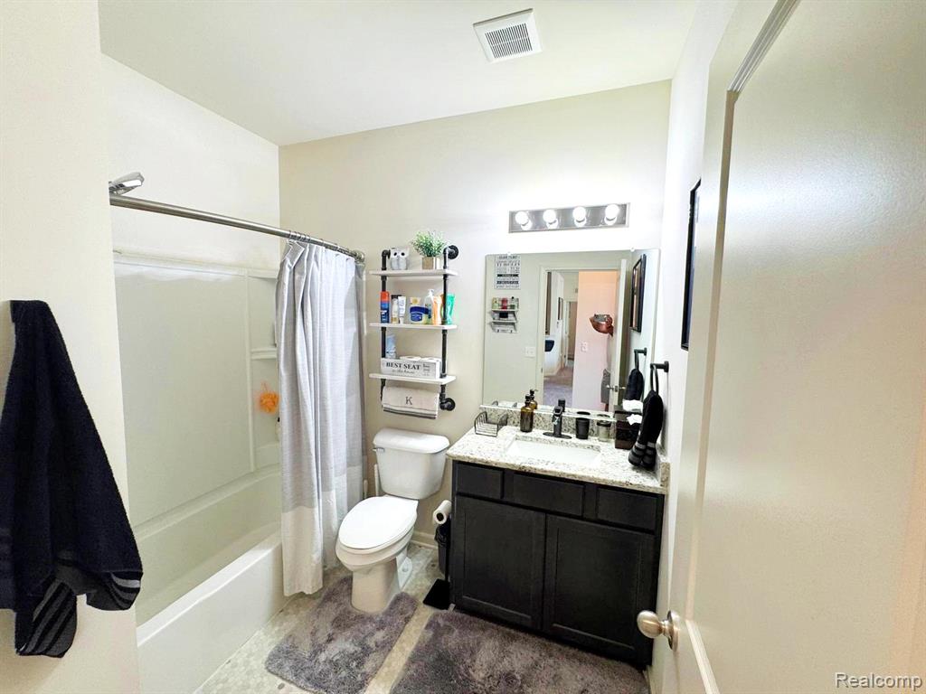 9960 Ridge Run Street, Howell, MI 48855 — Photo 17
