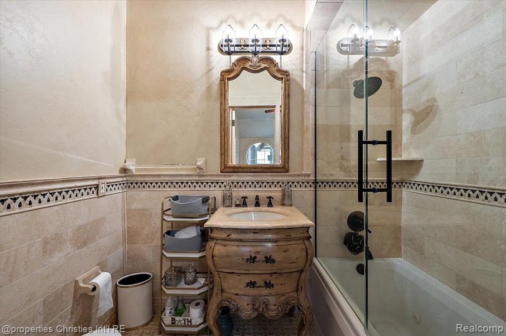 3701 Northwood, West Bloomfield, MI, 48324