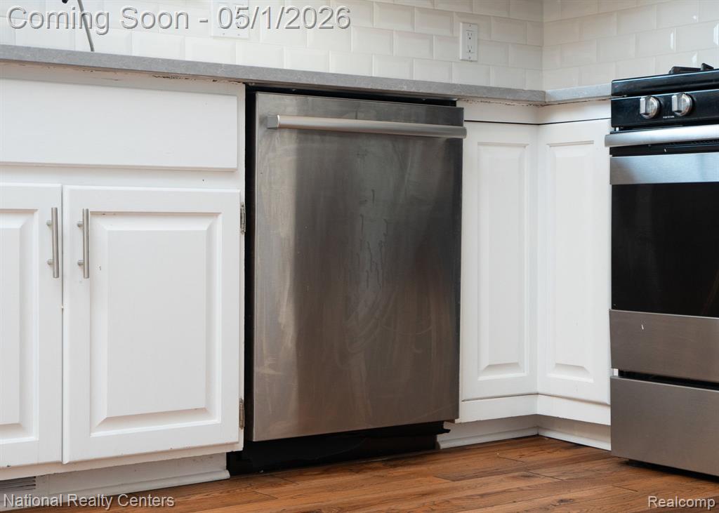 542 Bay Pointe Drive, Oxford, MI 48371 — Photo 15