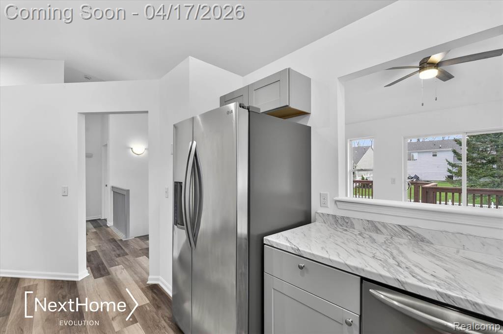 321 Oxford Court, Belleville, MI 48111 — Photo 19