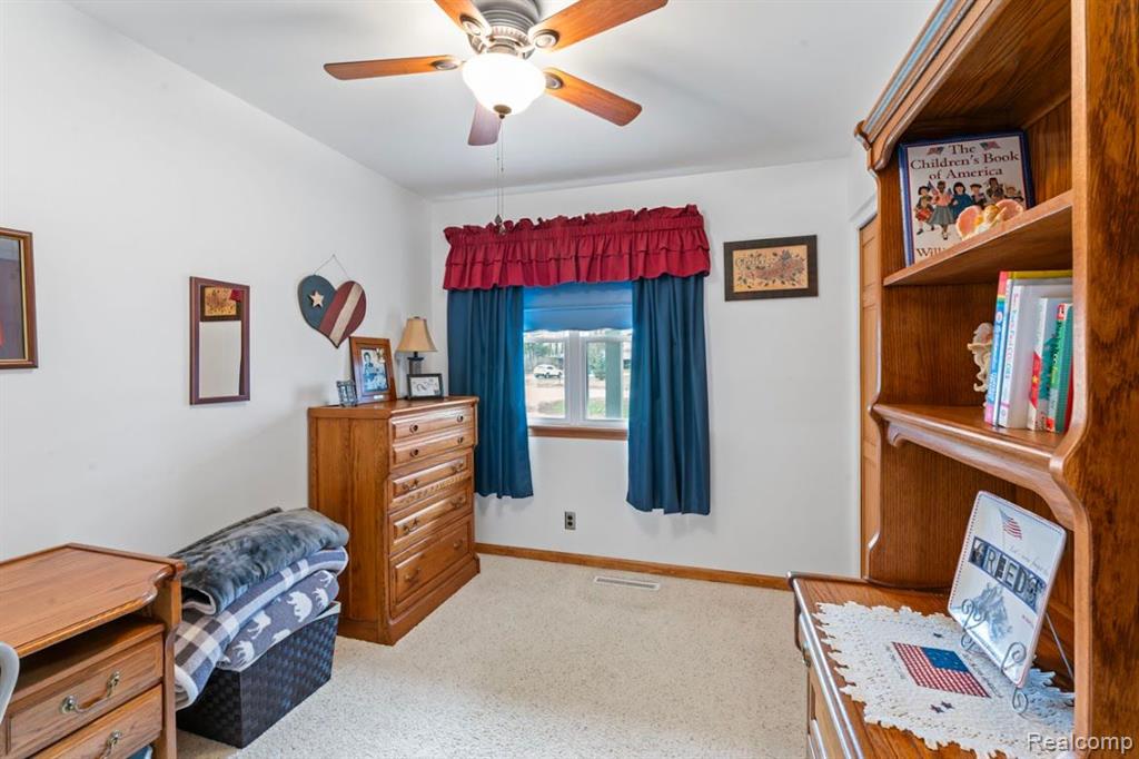 404 RIVER BEND Drive, Flushing, MI 48433 — Photo 36