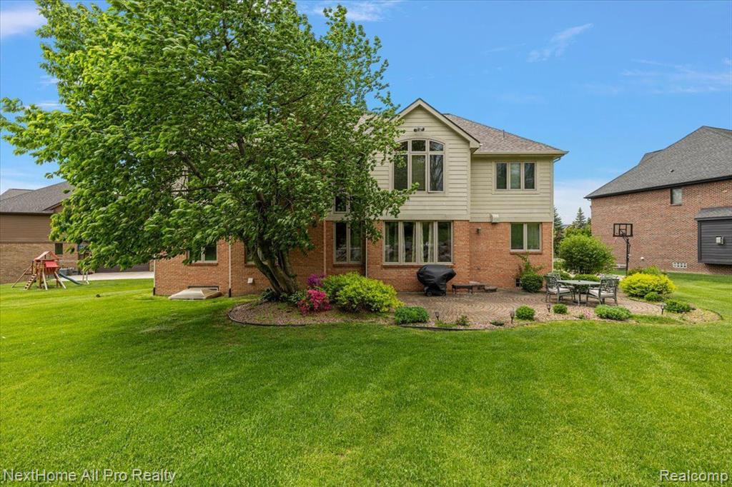 18730 MARBLE HEAD Drive, Northville, MI 48168 — Photo 8
