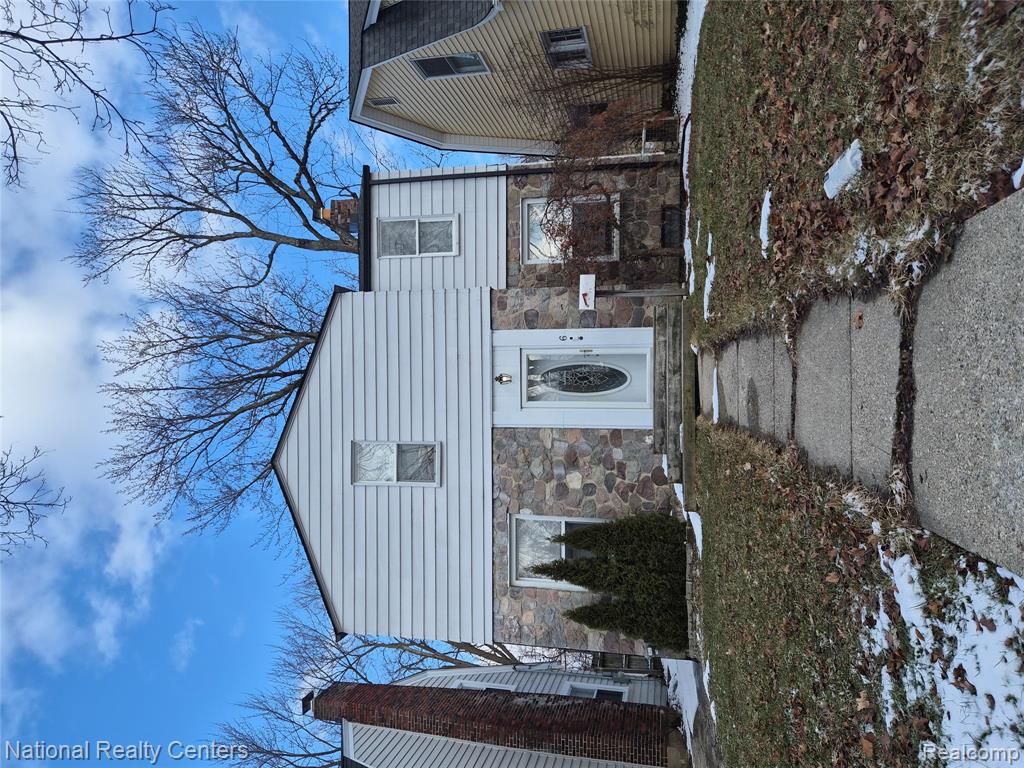 6 Utica Road, Pontiac, MI 48341 — Photo 2