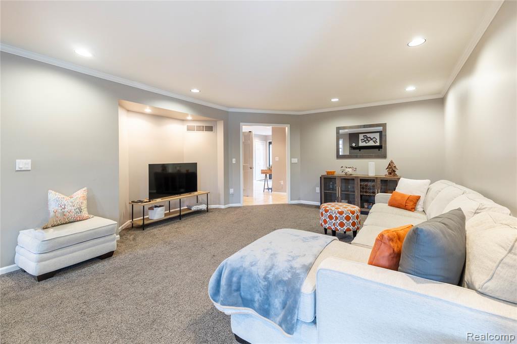 26029 Waterbury Way, Grosse Ile, MI 48138 — Photo 18