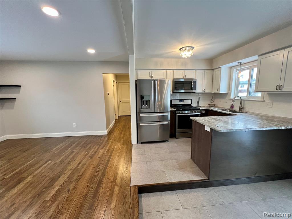 9768 Lincoln Court, Taylor, MI — Photo 5