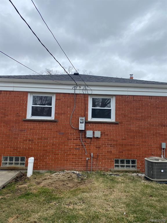 753 DETROIT Avenue N, Lincoln Park, MI 48146 — Photo 24