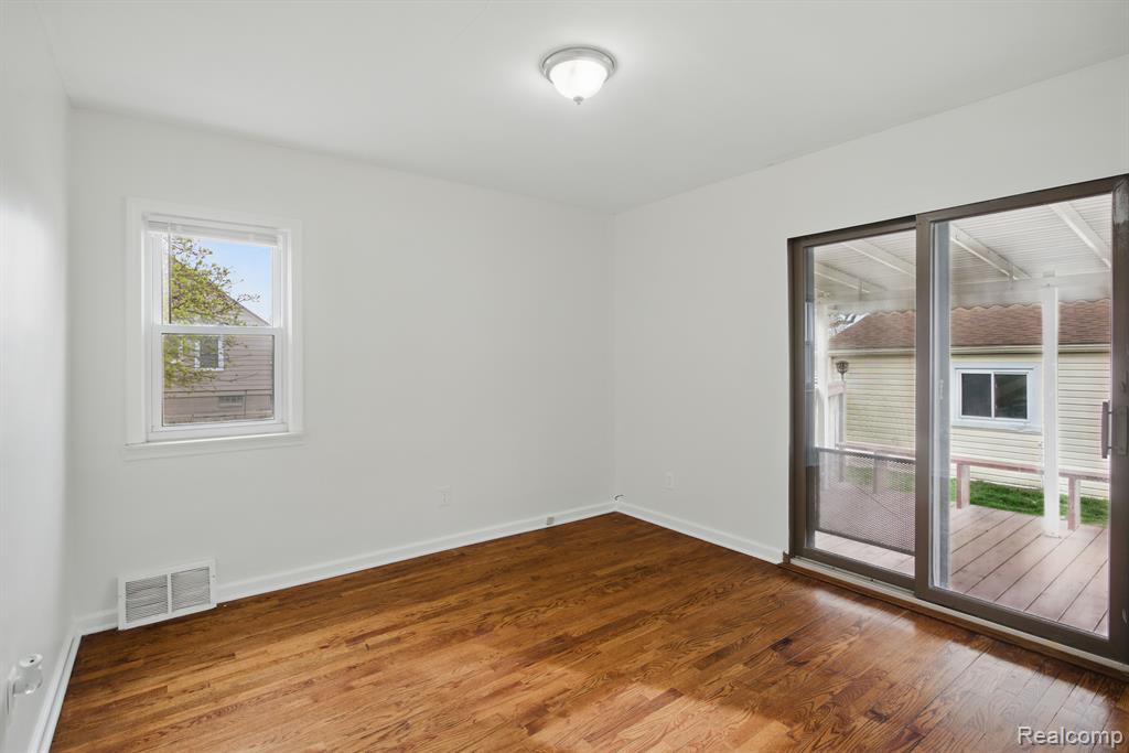 882 STEWART Avenue, Lincoln Park, MI 48146 — Photo 14