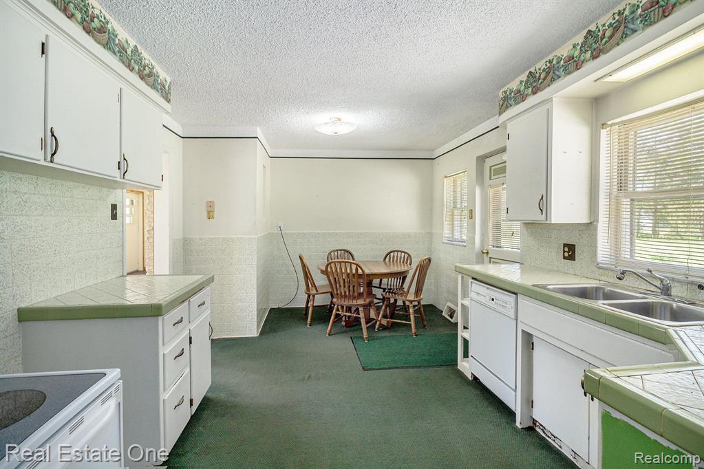 4001 N DUCK LAKE Road, Highland, MI 48356 — Photo 5