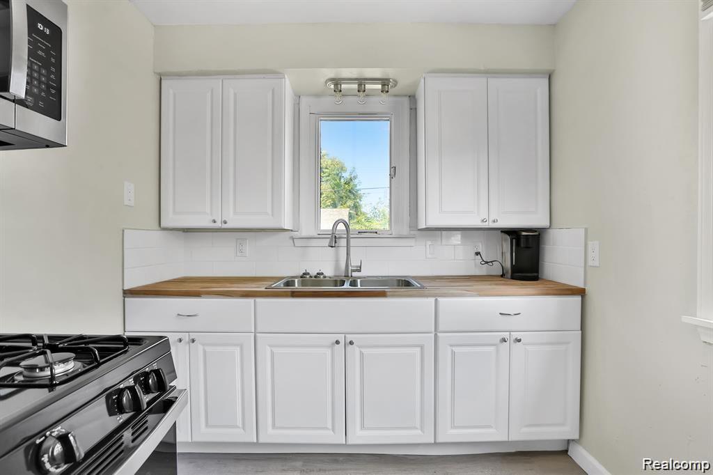 9277 VAUGHAN Street, Detroit, MI 48228 — Photo 13