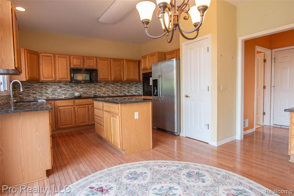 4233 Holly Lane, Rochester, MI 48306 — Photo 13