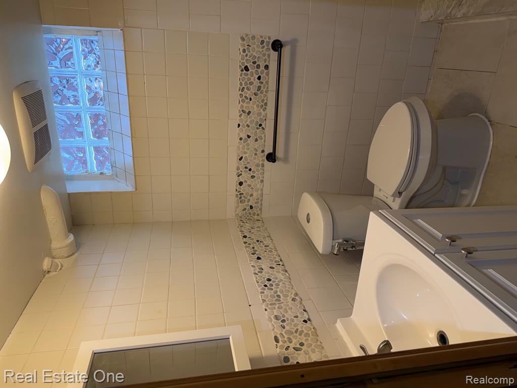 6421 OAKMAN Boulevard, Dearborn, MI 48126 — Photo 19
