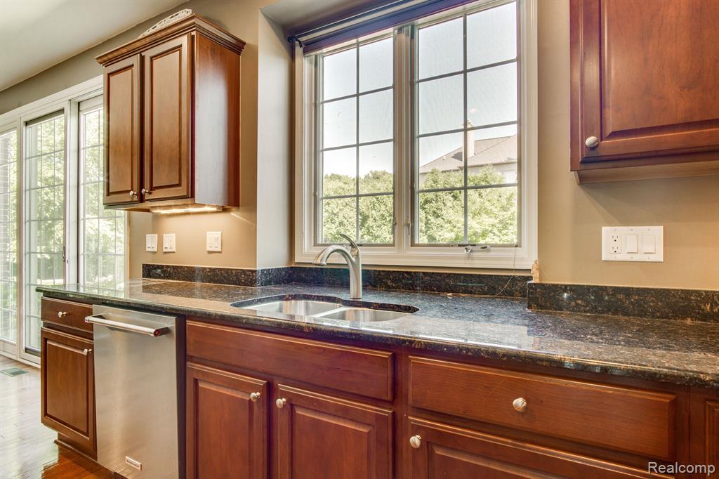 16026 JOHNSON CREEK Drive, Northville, MI 48168 — Photo 15