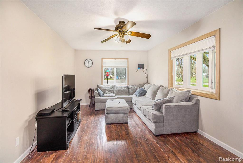 6105 SARATOGA Lane, Flint, MI 48506 — Photo 3