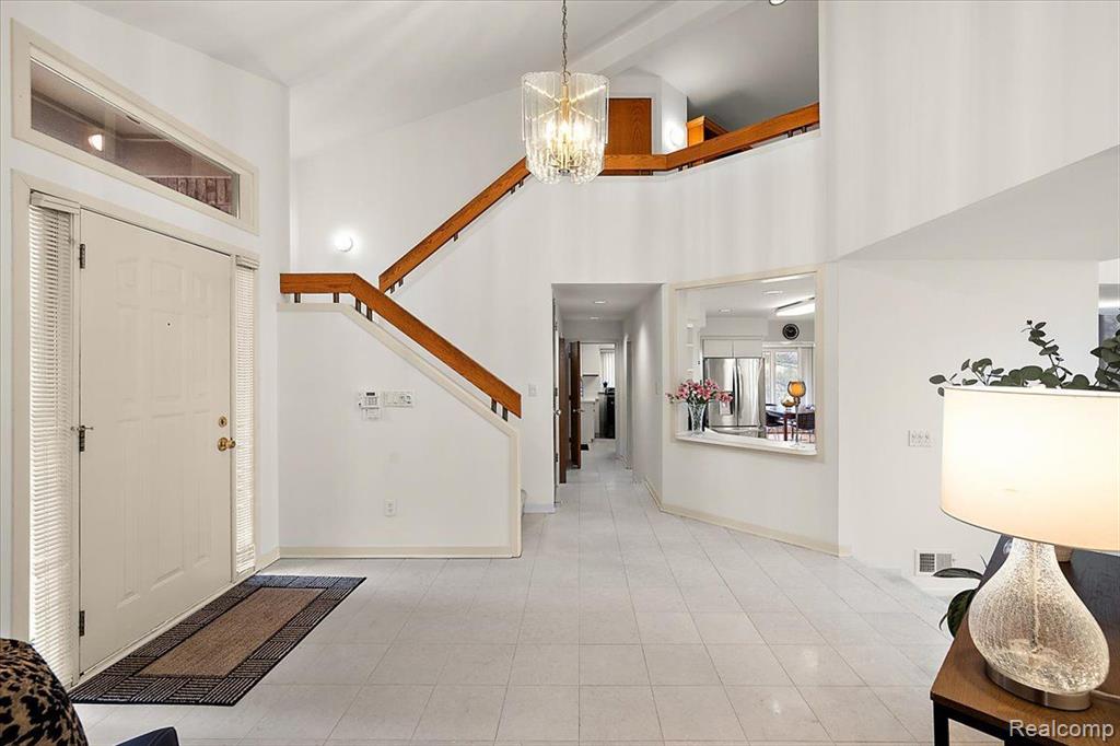 5385 POND BLUFF Drive, West Bloomfield, MI 48323 — Photo 6