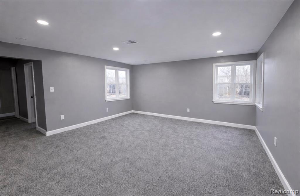 5651 Fenton Street, Dearborn Heights, MI 48127 — Photo 6