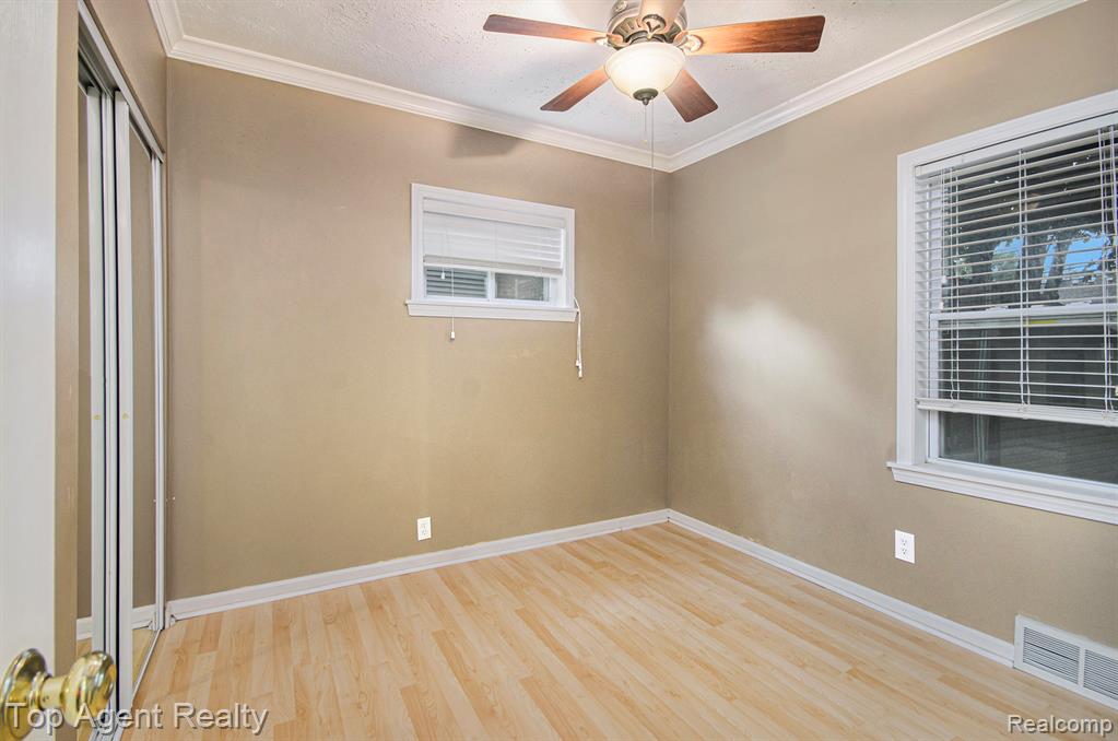 525 Marlin Avenue, Royal Oak, MI 48067 — Photo 13