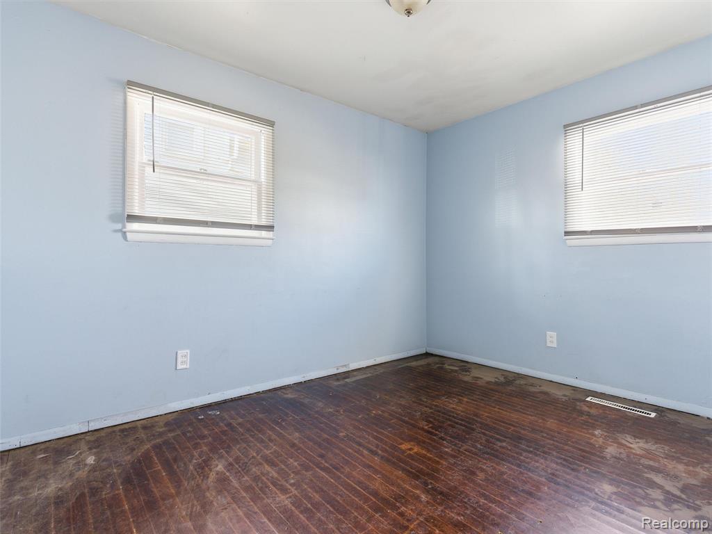 8255 Meadow Avenue, Warren, MI 48089 — Photo 12