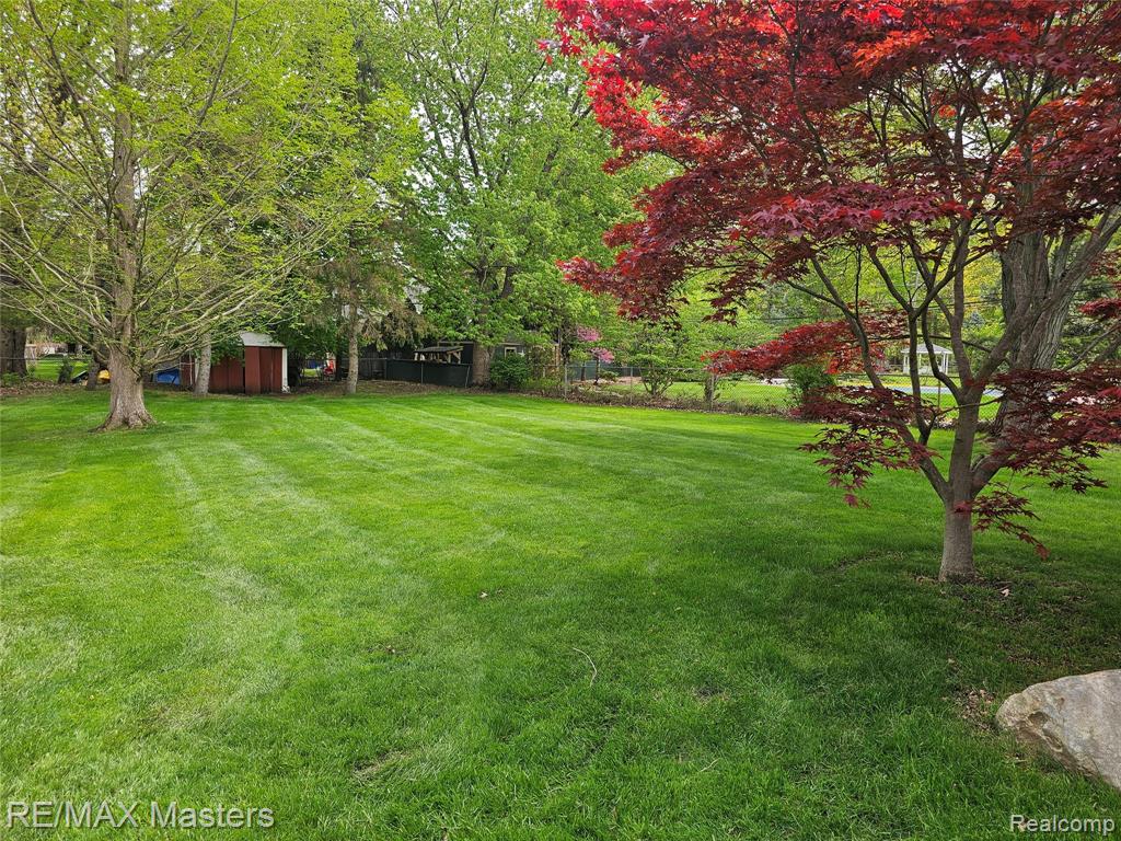 21879 Canterbury Avenue, Grosse Ile, MI 48138 — Photo 34