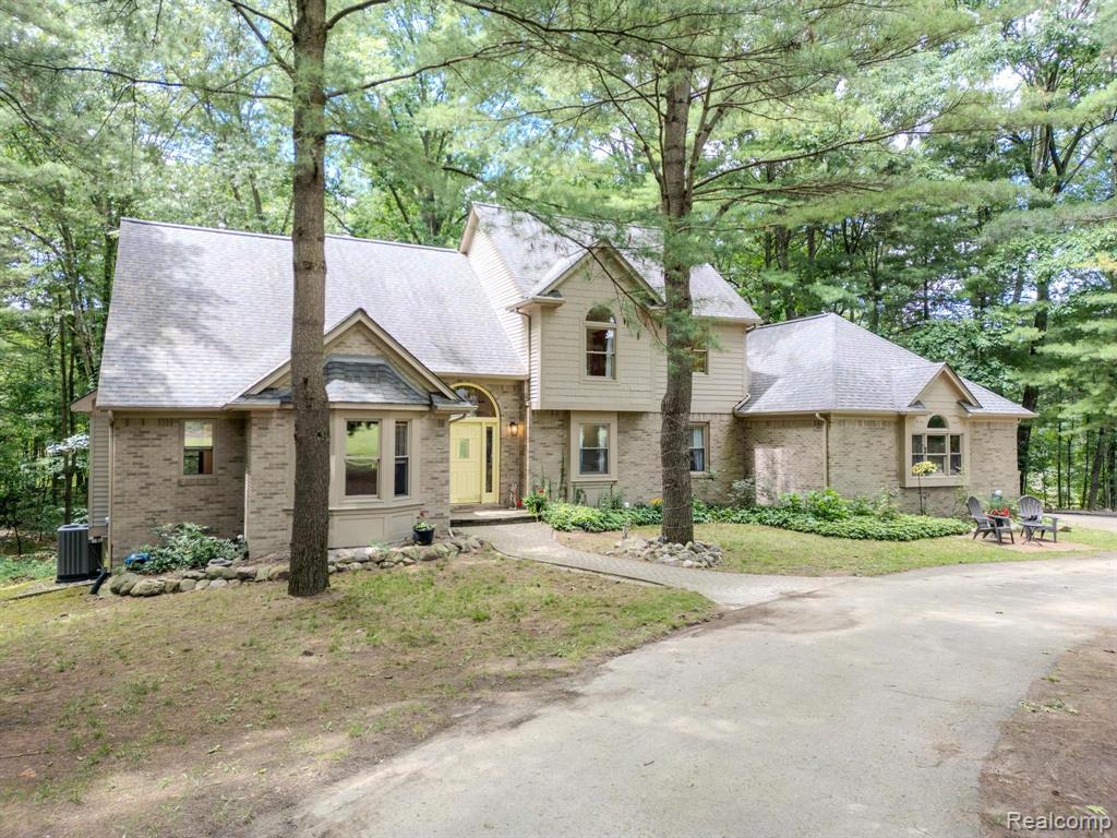 573 NAKOMIS Trail, Lake Orion, MI 48362 — Photo 4