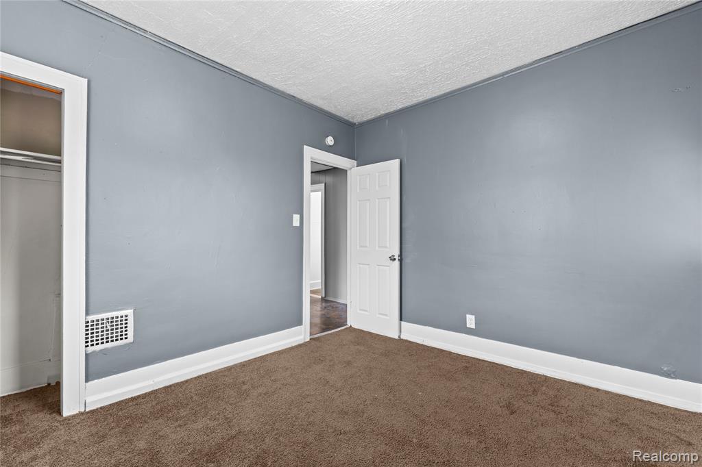5061 Hillsboro Street, Detroit, MI 48204 — Photo 11