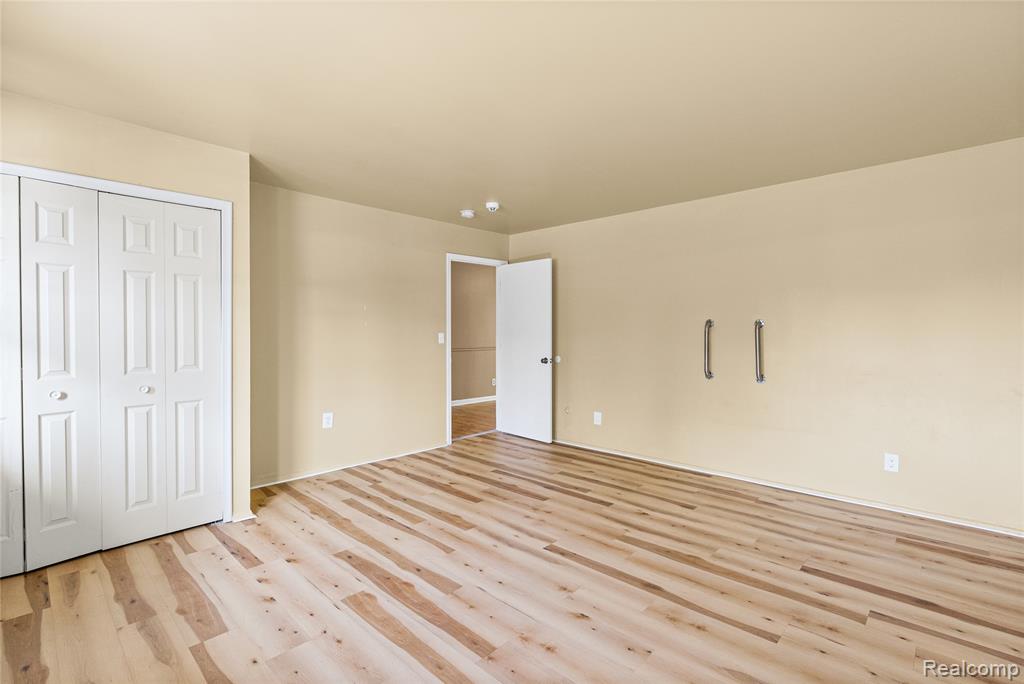 4064 Sheraton Drive, Flint, MI 48532 — Photo 9