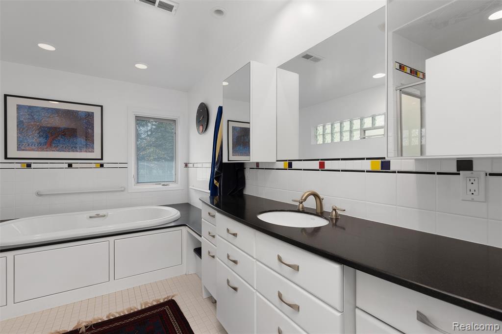 12959 Talbot Lane, Huntington Woods, MI — Photo 22