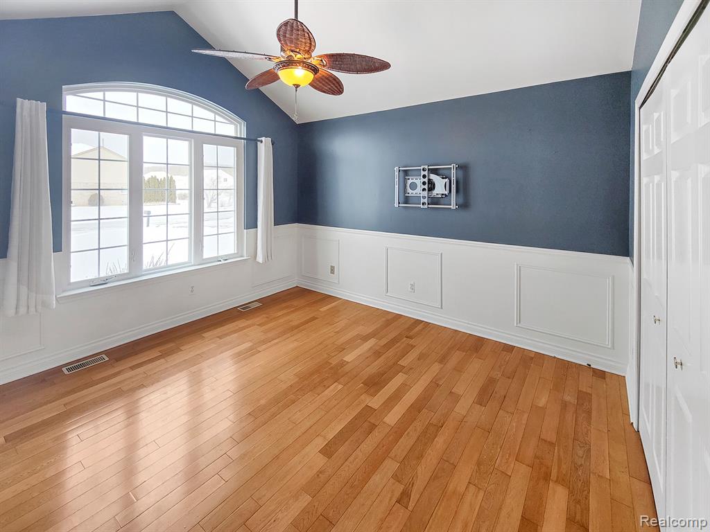 7165 WESTMINSTER Circle, Grand Blanc, MI 48439 — Photo 4