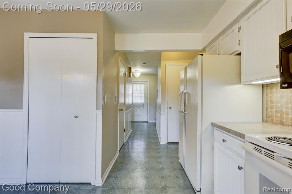 845 Hadley Road, Rochester Hills, MI 48307 — Photo 15
