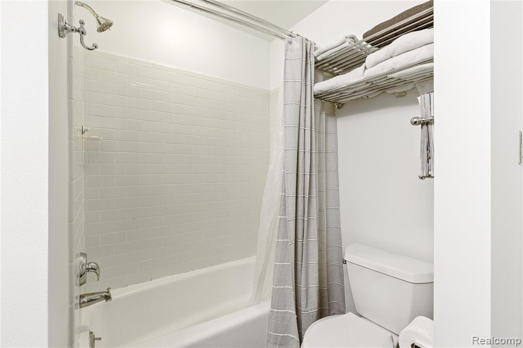 200 River Place Drive, 15, Detroit, MI 48207 — Photo 25