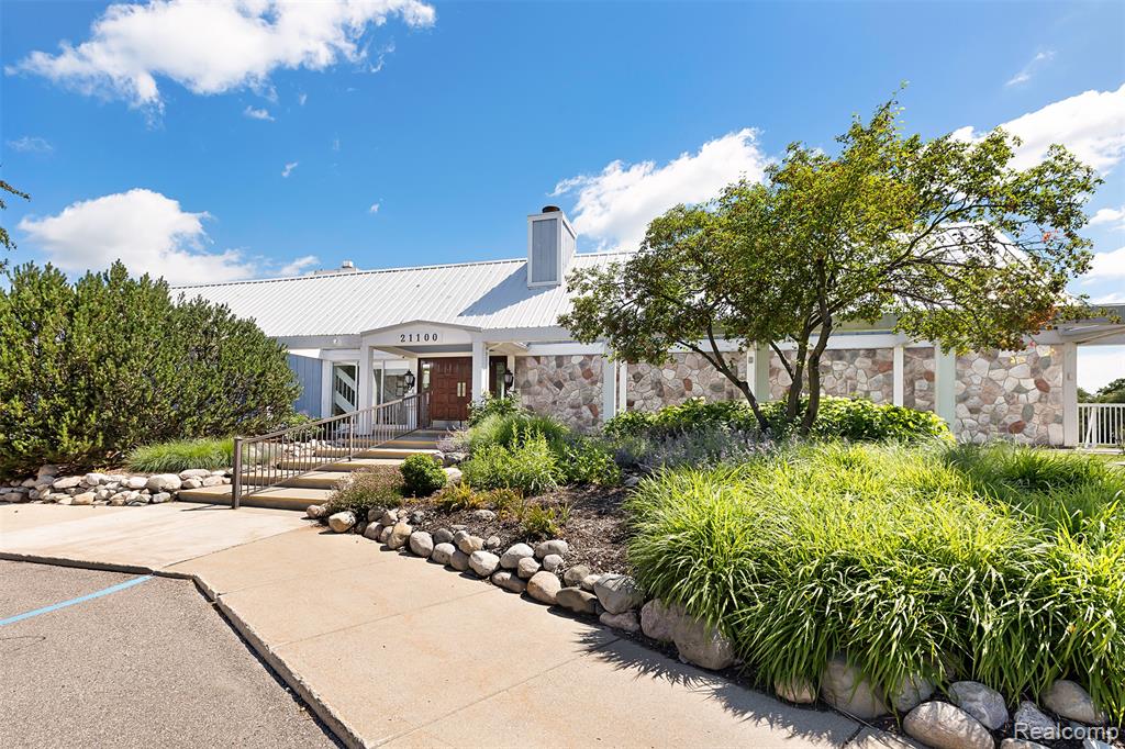 42126 Pellston Drive, Northville, MI 48167 — Photo 36