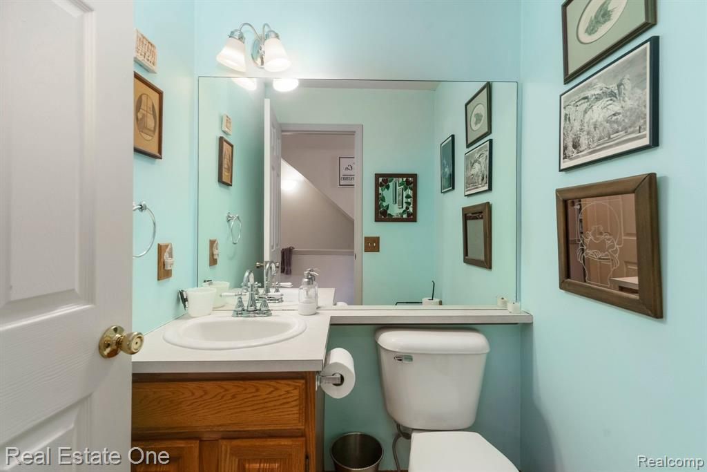 4067 HIGHVIEW, Waterford, MI 48329 — Photo 26