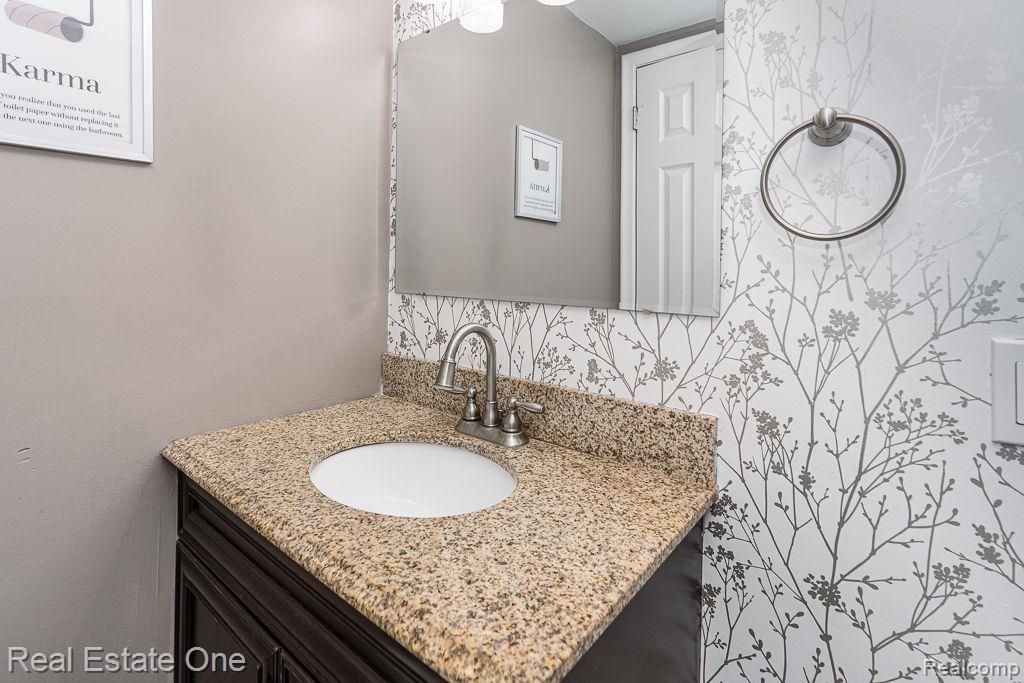 53416 Bellamine Drive, Shelby Twp, MI 48316 — Photo 24