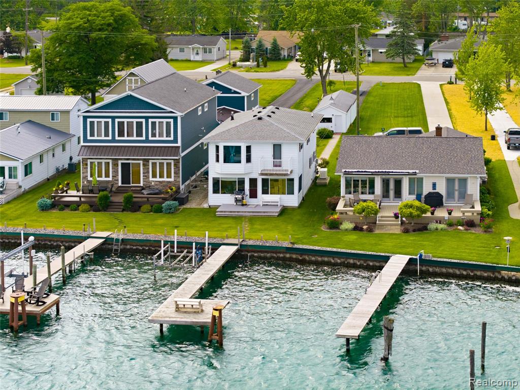 5557 Pointe Dr. Drive, East China, MI — Photo 2