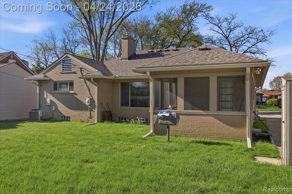 13111 Northfield Boulevard, Oak Park, MI 48237 — Photo 29
