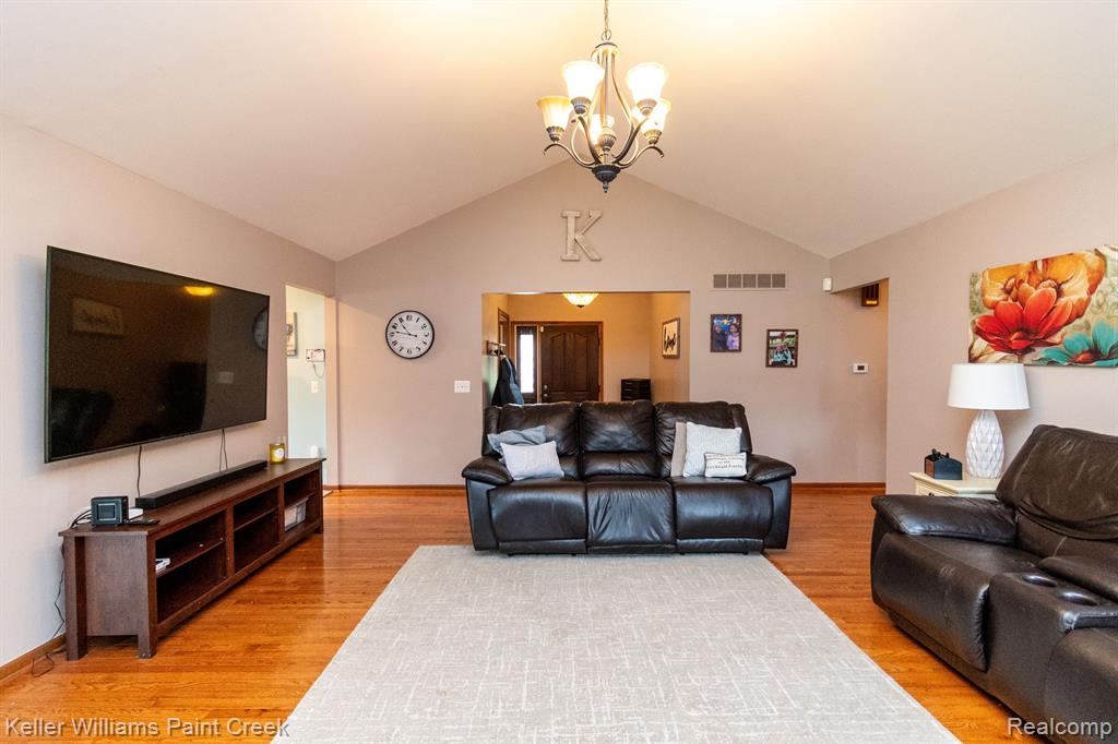 40612 REHSE Drive, Clinton Twp, MI 48038 — Photo 8