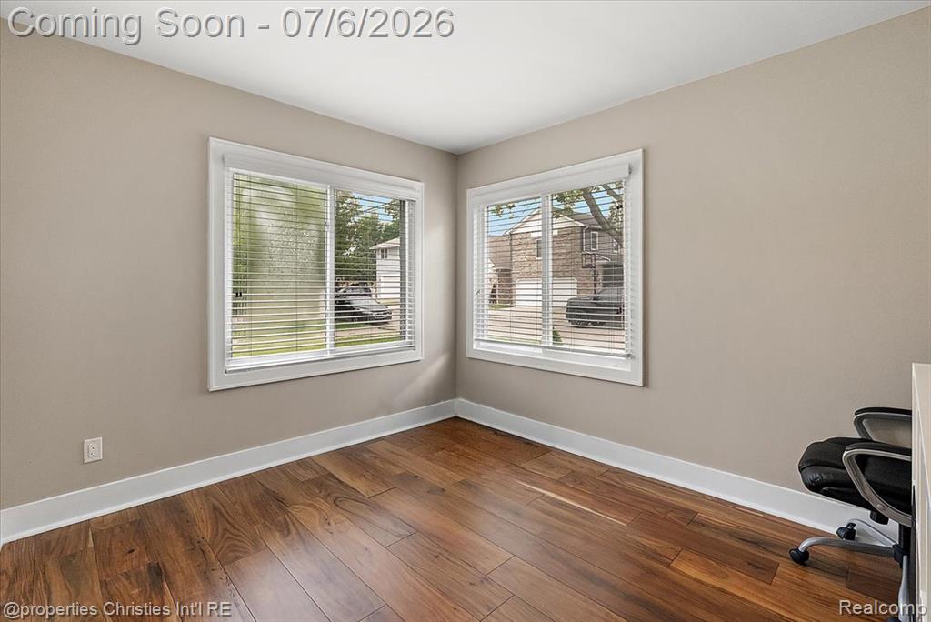 22482 Beach Street, Saint Clair Shores, MI 48081 — Photo 24
