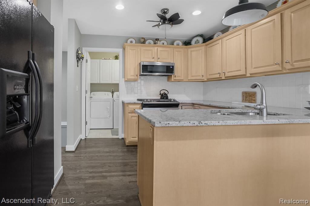 4571 REFLECTIONS Drive, Sterling Heights, MI 48314 — Photo 8
