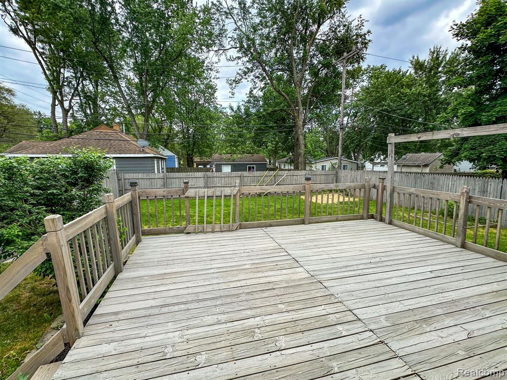 4013 CHENLOT Lane, Waterford, MI 48328 — Photo 25