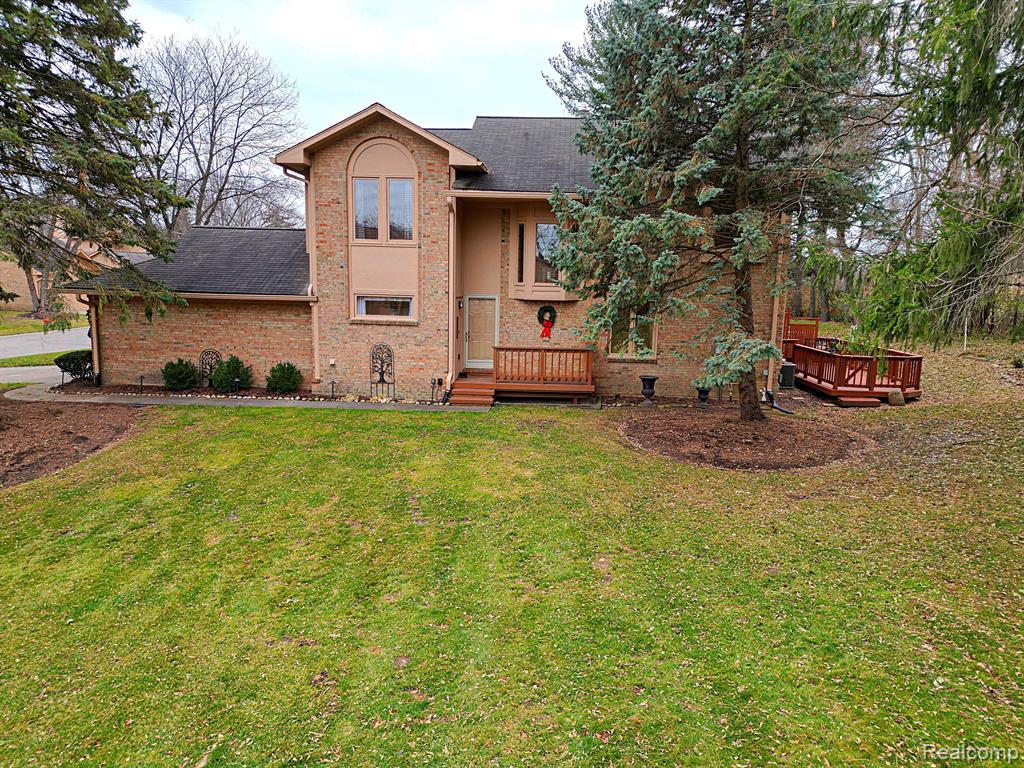 22249 RIVER PINES Drive, Farmington Hills, MI 48335 — Photo 2
